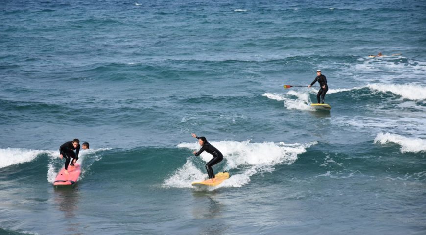 surf lessons in crete-Stalos beach