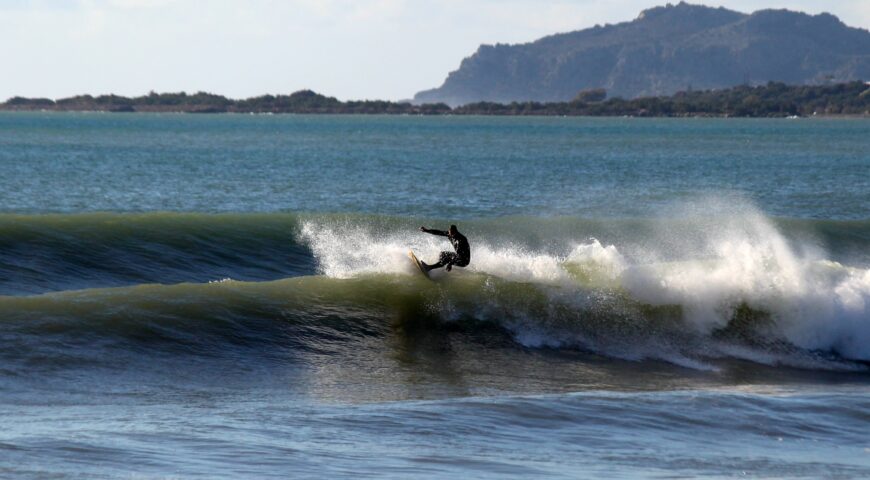 surfing chania